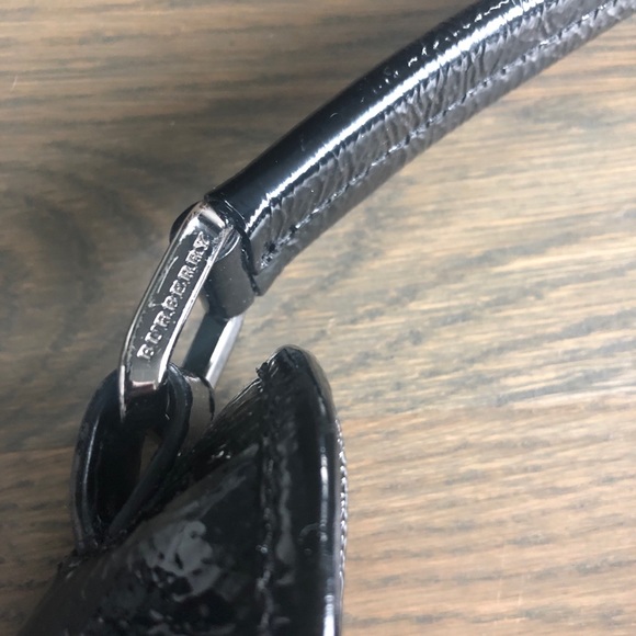 💯 Authentic Burberry Black Check Handbag - Picture 7 of 8